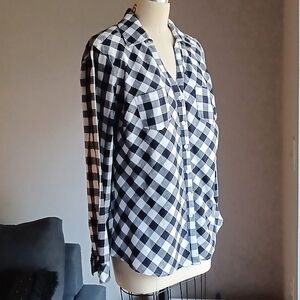 Silver Black And White Buffalo Check Low V Button Down Shirt Large